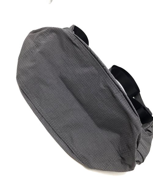 THE NORTH FACE（ザ ノース フェイス）THE NORTH FACE (ザ ノース フェイス) ショルダーバッグ メノウウォーカー グレー サイズ:8L 未使用品の古着・服飾アイテム