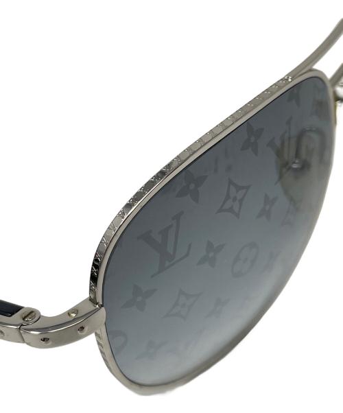 LOUIS VUITTON（ルイ ヴィトン）LOUIS VUITTON (ルイ ヴィトン) サングラス コンスピラシオン パイロット シルバー×ダークグレー サイズ:58□15の古着・服飾アイテム