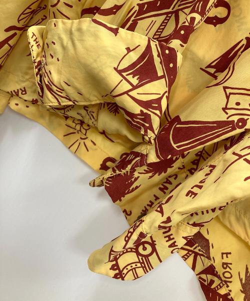Sun Surf（サンサーフ）Sun Surf オープンカラーシャツ  L/S RAYON HAWAIIAN SHIRT “GOOD OLD DAYS”（ロングスリーブ レーヨン ハワイアン シャツ “グッド オールド デイズ”） イエロー サイズ:XXLの古着・服飾アイテム