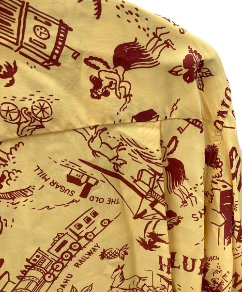 Sun Surf（サンサーフ）Sun Surf オープンカラーシャツ  L/S RAYON HAWAIIAN SHIRT “GOOD OLD DAYS”（ロングスリーブ レーヨン ハワイアン シャツ “グッド オールド デイズ”） イエロー サイズ:XXLの古着・服飾アイテム