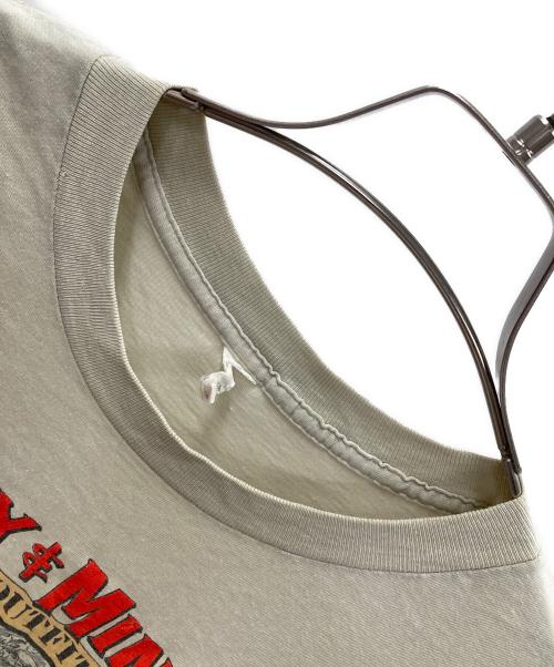 DISNEY（ディズニ―）DISNEY (ディズニ―) キャラクターTシャツ MICKEY＆MINNIE OVERLAND OUTFITTERS（ミッキーアンドミニー オーバーランド アウトフィッターズ） カーキ サイズ:実寸サイズにてご確認ください。の古着・服飾アイテム