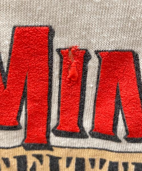 DISNEY（ディズニ―）DISNEY (ディズニ―) キャラクターTシャツ MICKEY＆MINNIE OVERLAND OUTFITTERS（ミッキーアンドミニー オーバーランド アウトフィッターズ） カーキ サイズ:実寸サイズにてご確認ください。の古着・服飾アイテム