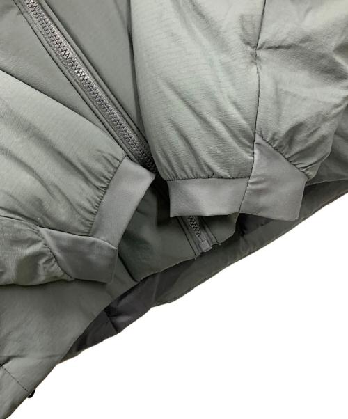 ARC'TERYX（アークテリクス）ARC'TERYX (アークテリクス) 中綿ジャケット ATOM LT HOODY（アトム エルティー フーディ） グレー サイズ:L/Gの古着・服飾アイテム