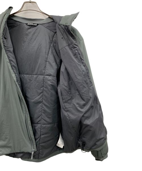 ARC'TERYX（アークテリクス）ARC'TERYX (アークテリクス) 中綿ジャケット ATOM LT HOODY（アトム エルティー フーディ） グレー サイズ:L/Gの古着・服飾アイテム