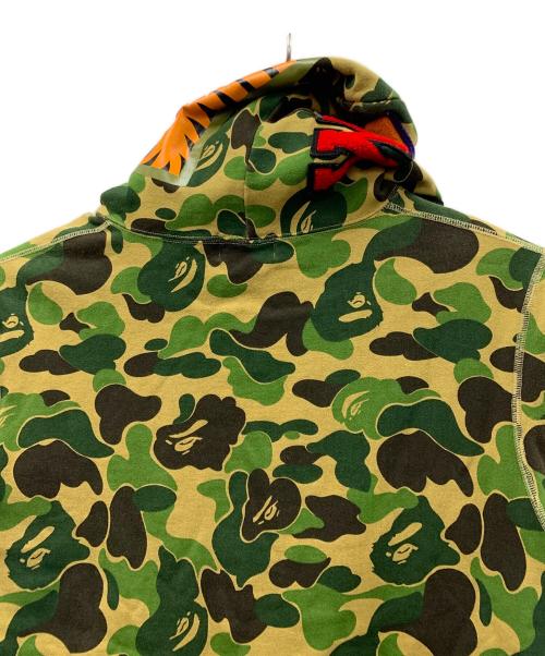 A BATHING APE（アベイシングエイプ）A BATHING APE (アベイシングエイプ) ハーフジップパーカー ABC Camo Shark Half Zip Hoodie（ABCカモ シャーク ハーフジップ パーカー） グリーン サイズ:Lの古着・服飾アイテム