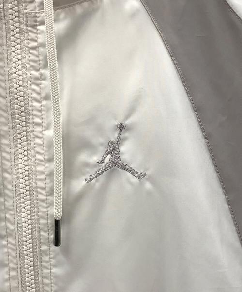 JORDAN（ジョーダン）JORDAN (ジョーダン) ナイロンジャケット Essentials Woven Jacket（エッセンシャル メンズ ウーブン ジャケット） グレー サイズ:Mの古着・服飾アイテム