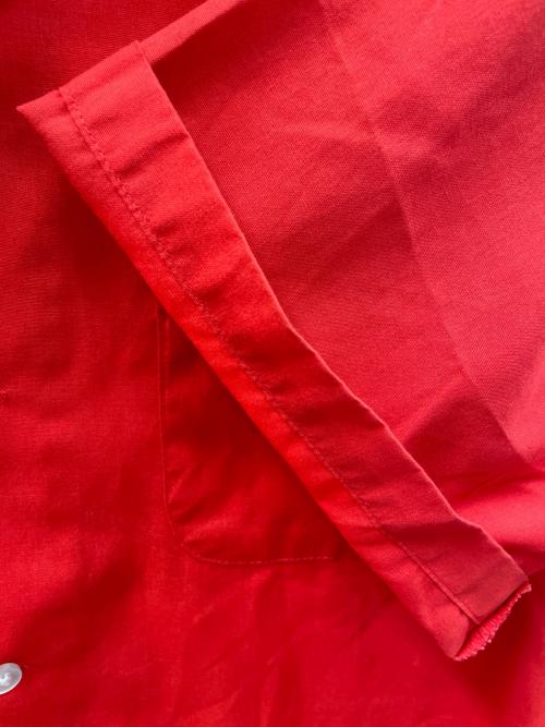Hilton（ヒルトン）Hilton (ヒルトン) 半袖シャツ The Taming ofthe Shrew（ザ テイミング オブ ザ シュルー） レッド サイズ:SMALLの古着・服飾アイテム