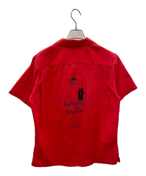 Hilton（ヒルトン）Hilton (ヒルトン) 半袖シャツ The Taming ofthe Shrew（ザ テイミング オブ ザ シュルー） レッド サイズ:SMALLの古着・服飾アイテム