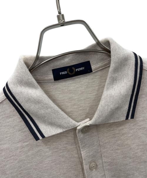 FRED PERRY（フレッドペリー）FRED PERRY (フレッドペリー) 長袖ポロシャツ アイボリー サイズ:Sの古着・服飾アイテム