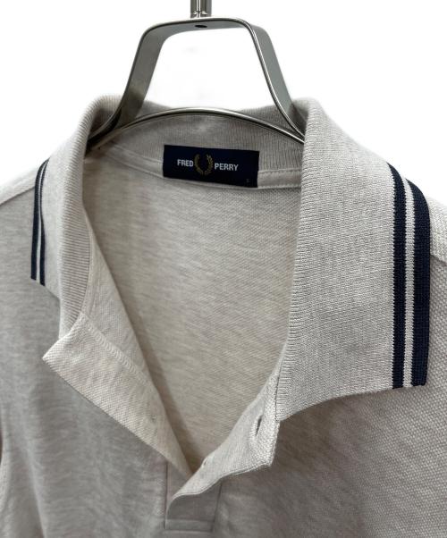 FRED PERRY（フレッドペリー）FRED PERRY (フレッドペリー) 長袖ポロシャツ アイボリー サイズ:Sの古着・服飾アイテム