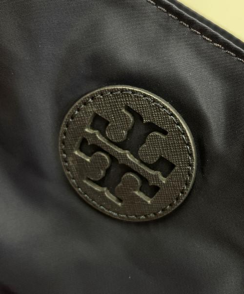 TORY BURCH（トリーバーチ）TORY BURCH (トリーバーチ) 折りたたみトートバッグ ELLA PACKABLE TOTE（エラ パッカブル トートバッグ） ネイビー サイズ:実寸サイズにてご確認下さい。の古着・服飾アイテム