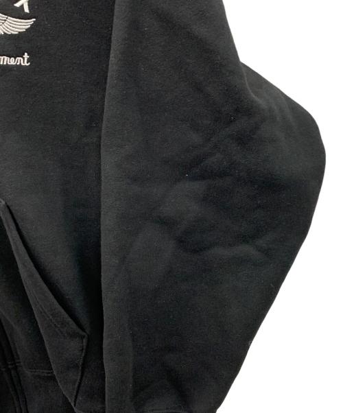 AVIREX（アヴィレックス）AVIREX (アヴィレックス) ジップパーカー VARSITY LOGO SWEAT ZIP UP PARKA（バーシティ ロゴ スウェット ジップ アップ パーカー） ブラック サイズ:実寸サイズにてご家訓ください。の古着・服飾アイテム
