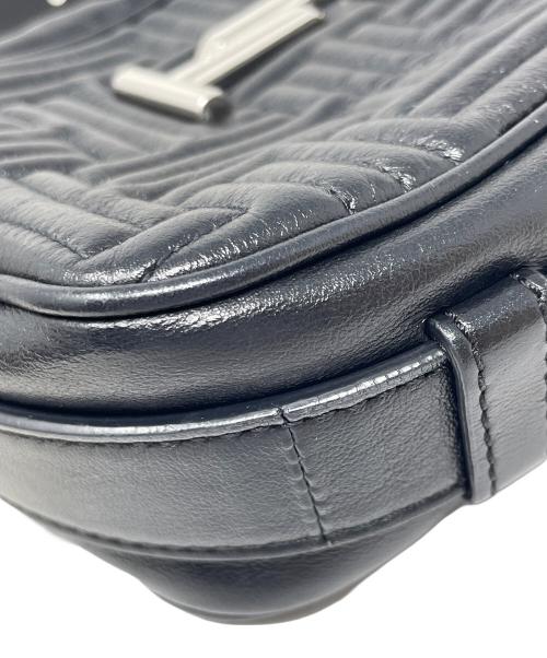TOD'S（トッズ）TOD'S (トッズ) レザーショルダーバッグ ダブルT ブラック サイズ:実寸サイズにてご確認ください。の古着・服飾アイテム
