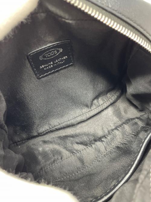 TOD'S（トッズ）TOD'S (トッズ) レザーショルダーバッグ ダブルT ブラック サイズ:実寸サイズにてご確認ください。の古着・服飾アイテム