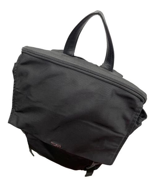 TUMI（トゥミ）TUMI (トゥミ) バッグ Voyageur Sacha Flap Backpack（ボヤージュ サシャ フラップ バックパック） ブラック サイズ:実寸サイズにてご確認下さい。の古着・服飾アイテム