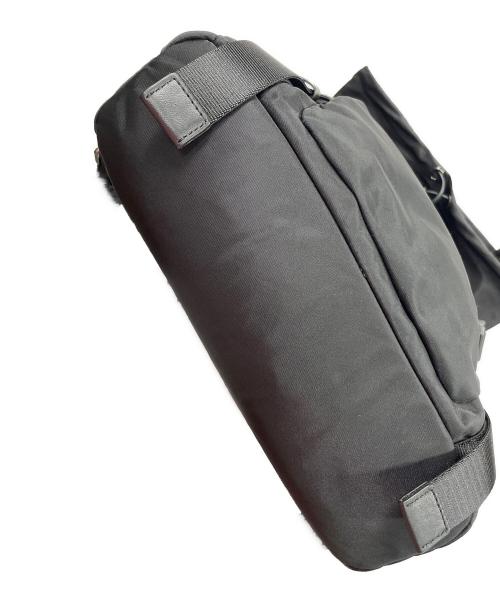 TUMI（トゥミ）TUMI (トゥミ) バッグ Voyageur Sacha Flap Backpack（ボヤージュ サシャ フラップ バックパック） ブラック サイズ:実寸サイズにてご確認下さい。の古着・服飾アイテム