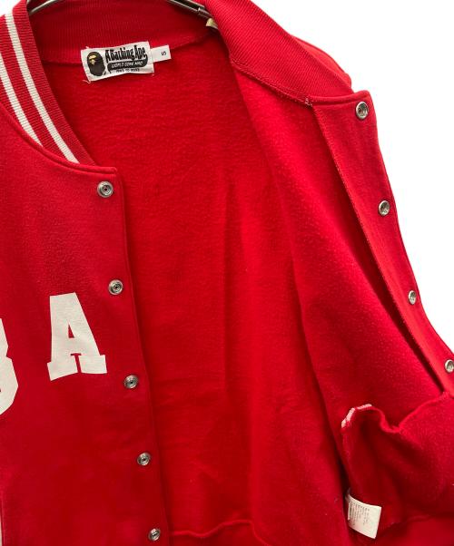 A BATHING APE（アベイシングエイプ）A BATHING APE (アベイシングエイプ) スタジャン レッド×ホワイト サイズ:Sの古着・服飾アイテム