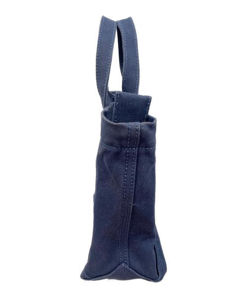 maison kitsune（メゾンキツネ）maison kitsune (メゾンキツネ) 2WAYバッグ ショルダーバッグ トートバッグ FOX HEAD SMALL TOTE（フォックス ヘッド スモール トート） ネイビー サイズ:実寸サイズにてご確認下さい。の古着・服飾アイテム