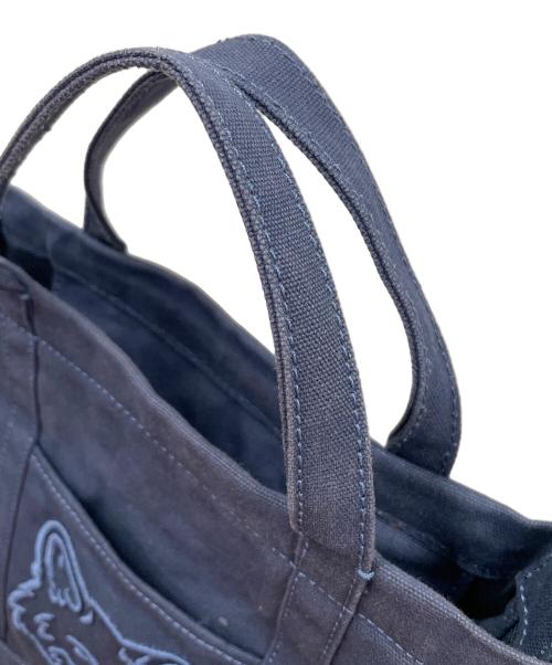 maison kitsune（メゾンキツネ）maison kitsune (メゾンキツネ) 2WAYバッグ ショルダーバッグ トートバッグ FOX HEAD SMALL TOTE（フォックス ヘッド スモール トート） ネイビー サイズ:実寸サイズにてご確認下さい。の古着・服飾アイテム
