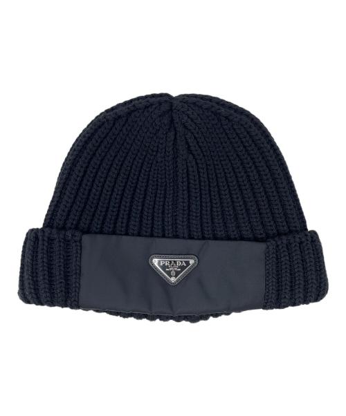 PRADA（プラダ）PRADA (プラダ) ロゴプレート ニット帽 Re-Nylon（リナイロン） ブラック サイズ:CN46cmの古着・服飾アイテム