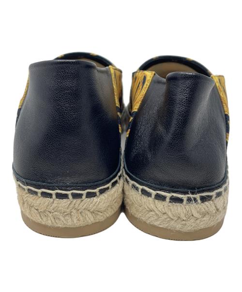 VERSACE（ヴェルサーチ）VERSACE (ヴェルサーチ) スリッポン エスパドリーユ ブラック×イエロー サイズ:40の古着・服飾アイテム