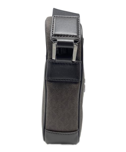 MICHAEL KORS（マイケルコース）MICHAEL KORS (マイケルコース) ショルダーバッグ SLIM FLIGHT BAG（スリム フライト バッグ） ブラウン サイズ:実寸サイズにてご確認ください。の古着・服飾アイテム