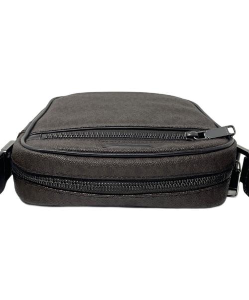 MICHAEL KORS（マイケルコース）MICHAEL KORS (マイケルコース) ショルダーバッグ SLIM FLIGHT BAG（スリム フライト バッグ） ブラウン サイズ:実寸サイズにてご確認ください。の古着・服飾アイテム
