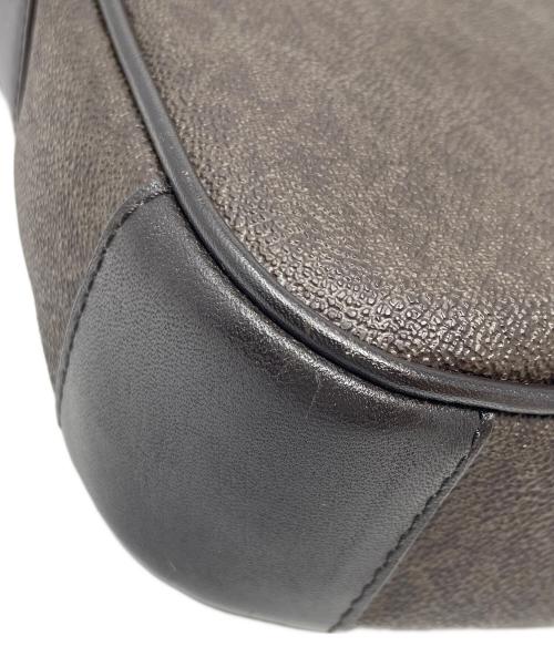 MICHAEL KORS（マイケルコース）MICHAEL KORS (マイケルコース) ショルダーバッグ SLIM FLIGHT BAG（スリム フライト バッグ） ブラウン サイズ:実寸サイズにてご確認ください。の古着・服飾アイテム