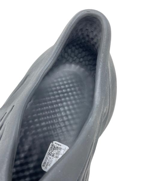 adidas（アディダス）adidas (アディダス) サンダル YEEZY Foam Runner（イージー フォームランナー） グレー サイズ:23.5cmの古着・服飾アイテム