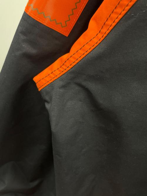 WTAPS（ダブルタップス）WTAPS (ダブルタップス) HELLY HANSEN (ヘリーハンセン) ナイロンジャケット BOW JACKET（ボウ ジャケット） オレンジ×ブラック サイズ:X02の古着・服飾アイテム