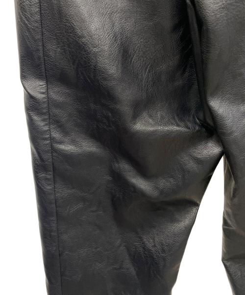 FUBU（フブ）FUBU (フブ) パンツ FAUX LEATHER TRACK PANTS（フェイク レザー トラック パンツ） ブラック サイズ:Mの古着・服飾アイテム