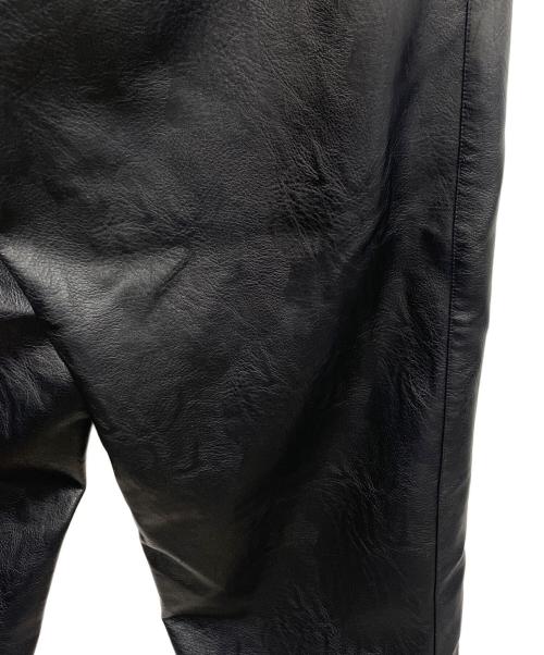FUBU（フブ）FUBU (フブ) パンツ FAUX LEATHER TRACK PANTS（フェイク レザー トラック パンツ） ブラック サイズ:Mの古着・服飾アイテム