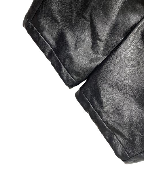 FUBU（フブ）FUBU (フブ) パンツ FAUX LEATHER TRACK PANTS（フェイク レザー トラック パンツ） ブラック サイズ:Mの古着・服飾アイテム