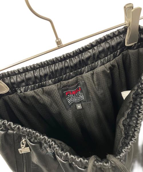 FUBU（フブ）FUBU (フブ) パンツ FAUX LEATHER TRACK PANTS（フェイク レザー トラック パンツ） ブラック サイズ:Mの古着・服飾アイテム
