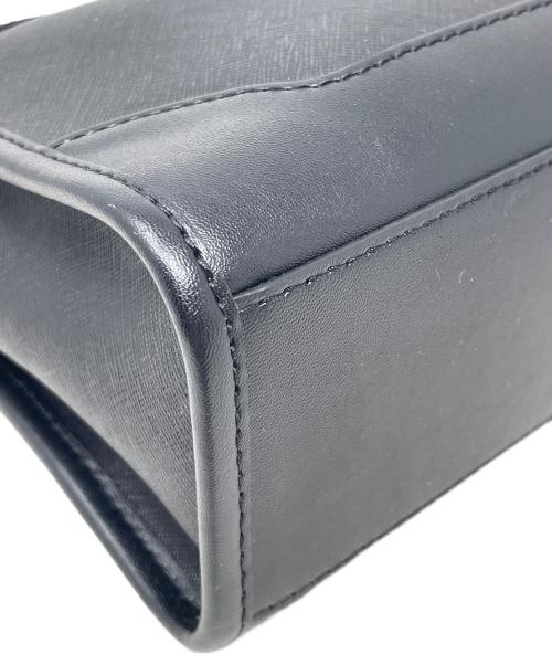 MICHAEL KORS（マイケルコース）MICHAEL KORS (マイケルコース) ショルダーバッグ HARRISON LARGE LEATHER CROSSBODY（ハリソン ラージ レザー クロスボディ） ブラック サイズ:実寸サイズにてご確認ください。の古着・服飾アイテム