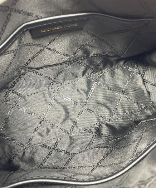 MICHAEL KORS（マイケルコース）MICHAEL KORS (マイケルコース) ショルダーバッグ HARRISON LARGE LEATHER CROSSBODY（ハリソン ラージ レザー クロスボディ） ブラック サイズ:実寸サイズにてご確認ください。の古着・服飾アイテム