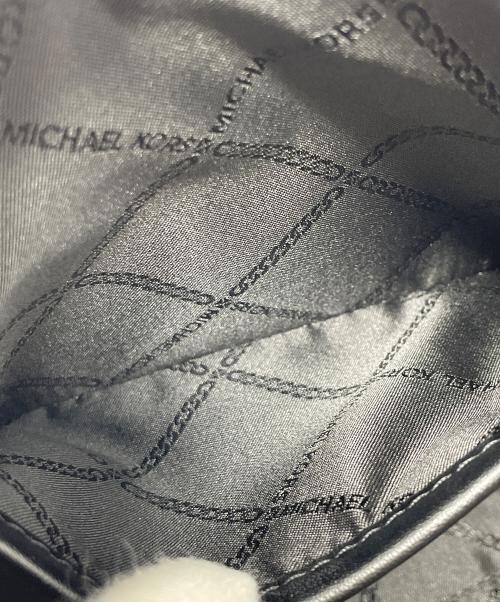 MICHAEL KORS（マイケルコース）MICHAEL KORS (マイケルコース) ショルダーバッグ HARRISON LARGE LEATHER CROSSBODY（ハリソン ラージ レザー クロスボディ） ブラック サイズ:実寸サイズにてご確認ください。の古着・服飾アイテム