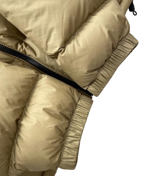 THE NORTH FACE（ザ ノース フェイス）THE NORTH FACE (ザ ノース フェイス) ダウンジャケット ヌプシ フーディ ブラック×ベージュ サイズ:L 未使用品の古着・服飾アイテム