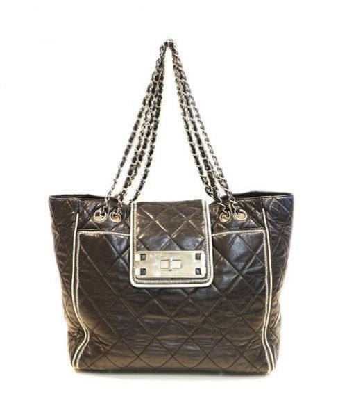 CHANEL（シャネル）CHANEL (シャネル) チェーントートバッグ ブラック 12135564の古着・服飾アイテム