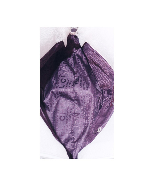 CHANEL（シャネル）CHANEL (シャネル) ロゴレザータッセルハンドバッグ ホワイト 8534095の古着・服飾アイテム