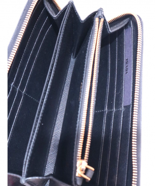 PRADA（プラダ）PRADA (プラダ) ラウンドファスナー財布 ブラック PORTAFOGLI SAFFIANOの古着・服飾アイテム