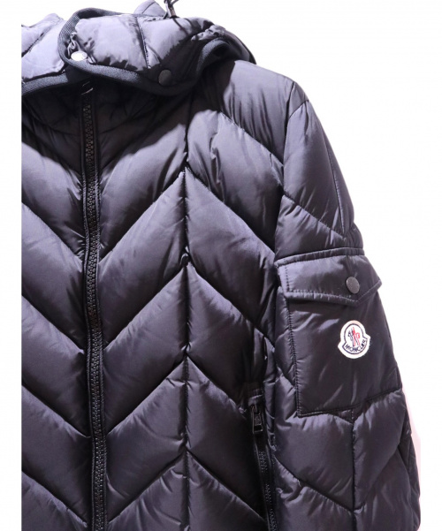 MONCLER（モンクレール）MONCLER (モンクレール) フーデットダウンジャケット ブラック サイズ:4の古着・服飾アイテム