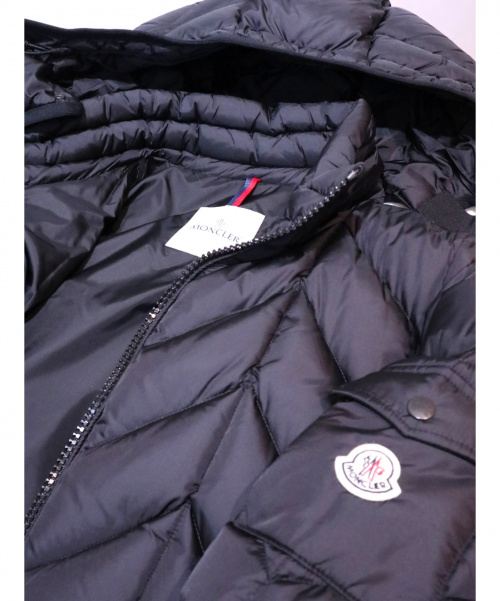 MONCLER（モンクレール）MONCLER (モンクレール) フーデットダウンジャケット ブラック サイズ:4の古着・服飾アイテム