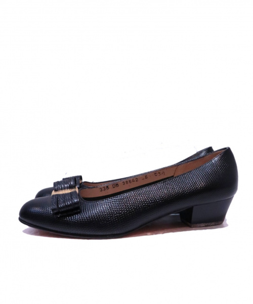 Salvatore Ferragamo（サルヴァトーレ フェラガモ）Salvatore Ferragamo (サルヴァトーレ フェラガモ) ヴァラリボンパンプス ブラック サイズ:6の古着・服飾アイテム