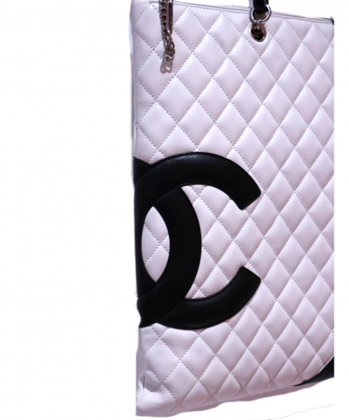 CHANEL（シャネル）CHANEL (シャネル) キルティングバッグ ホワイト×ブラック カンボン 10131372の古着・服飾アイテム