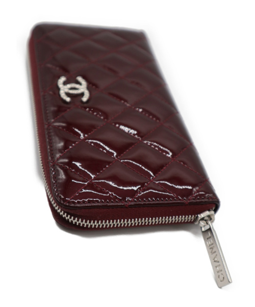 CHANEL（シャネル）CHANEL (シャネル) ランドファスナー長財布 ボルドー マトラッセブリリアント 18166251の古着・服飾アイテム