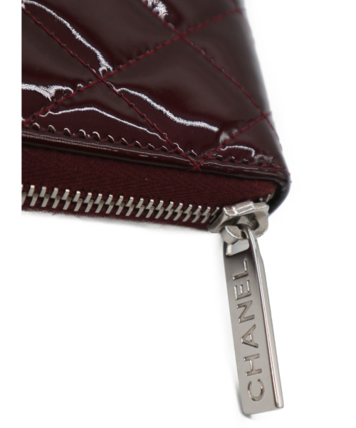 CHANEL（シャネル）CHANEL (シャネル) ランドファスナー長財布 ボルドー マトラッセブリリアント 18166251の古着・服飾アイテム