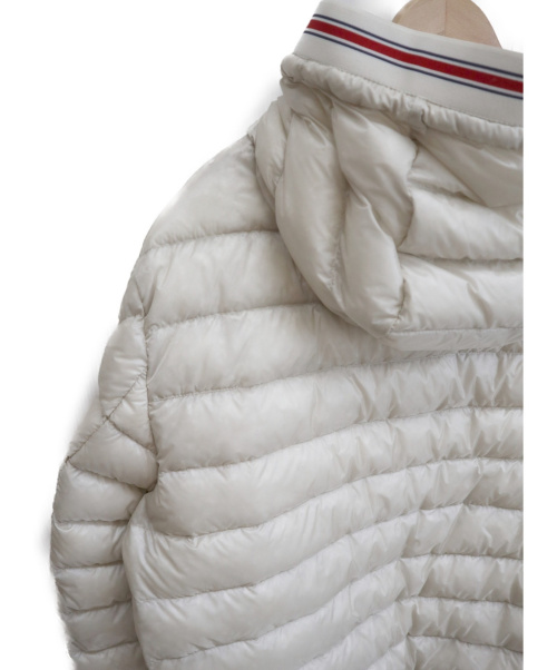 MONCLER（モンクレール）MONCLER (モンクレール) ELIOT GIUBBOTTO ベージュ サイズ:4の古着・服飾アイテム