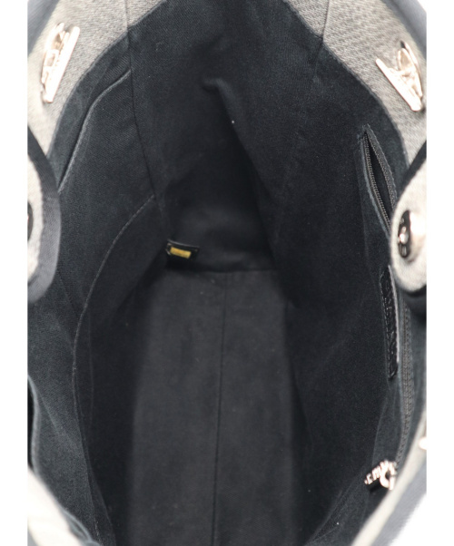 CHANEL（シャネル）CHANEL (シャネル) ロゴチェーントートバッグ グレー A67001 16058765の古着・服飾アイテム