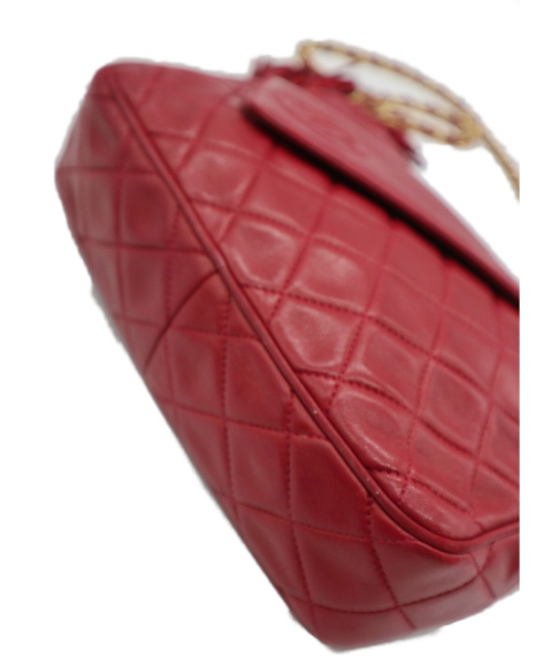 CHANEL（シャネル）CHANEL (シャネル) フラップポケットチェーンショルダーバッグ レッド マトラッセ 0908507の古着・服飾アイテム